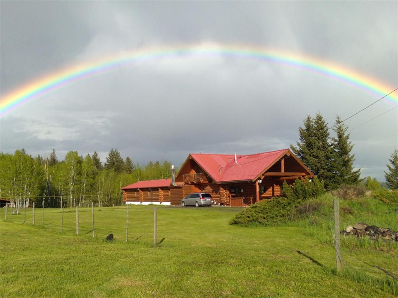 Cariboo Log Guest House Lac La Hache Exterior photo